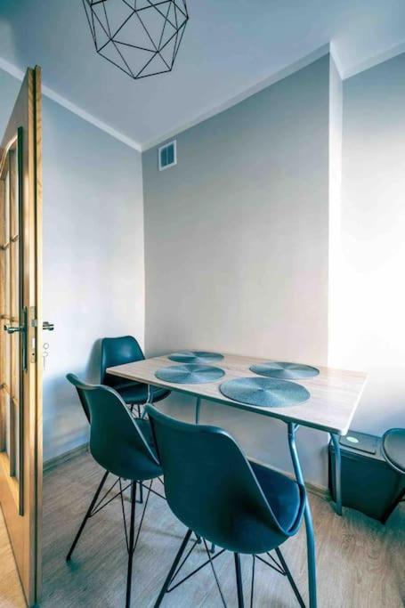 Apartament Quattro, Duszniki-Zdroj ดุสนิกิ สดรอย ภายนอก รูปภาพ